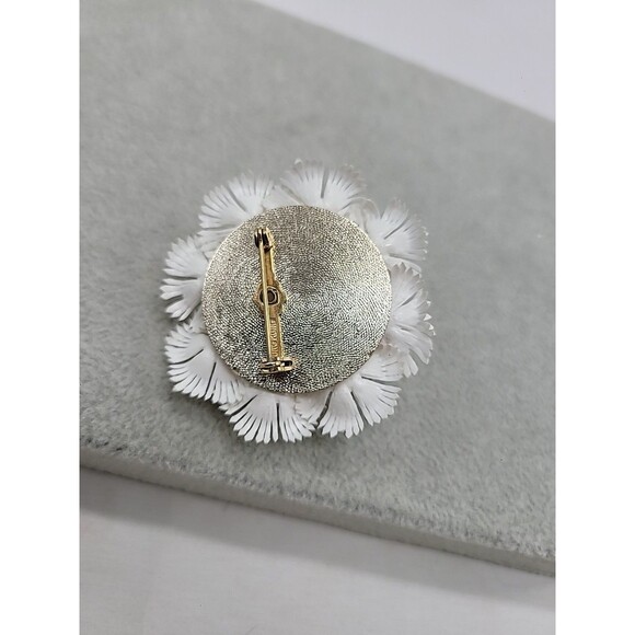 Vintage Daisy Cluster Brooch White Yellow Plastic Bead Domed Flower Hong Kong 2" - Picture 8 of 9